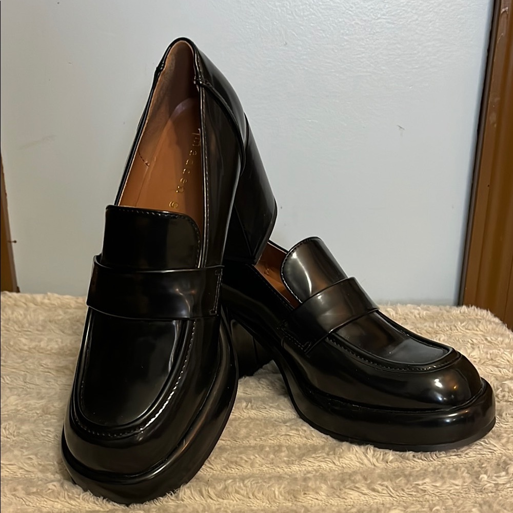 Madden Girl Sleek Black Loafer size 7.5
